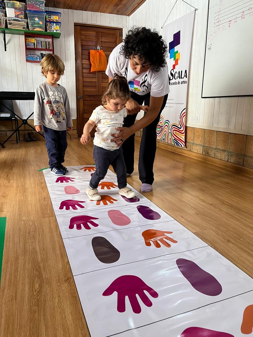 Young children in a class at La Scala